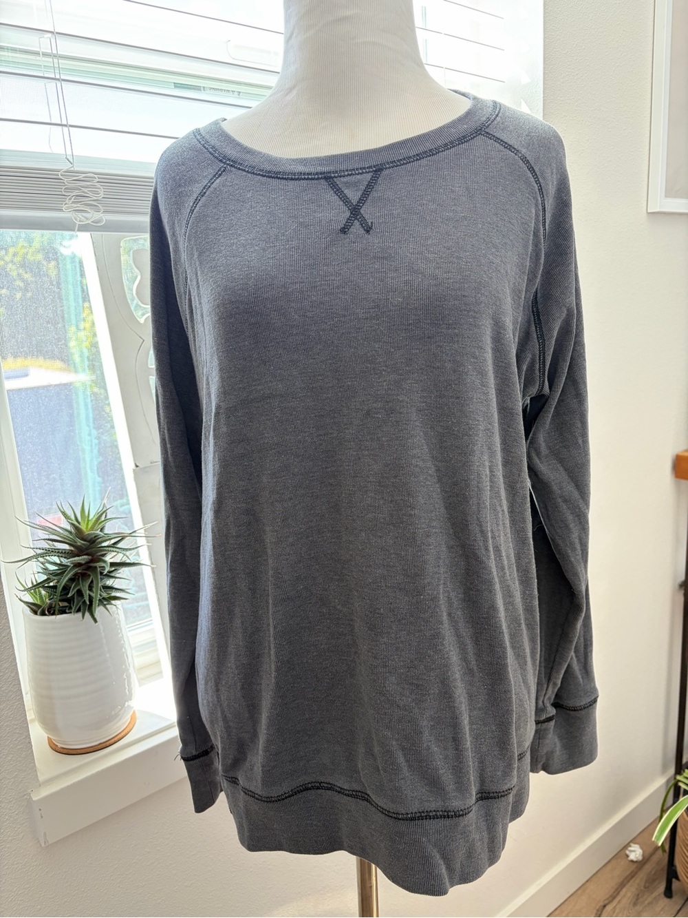 Eddie Bauer Dark Charcoal Gray Pullover Sweatshirt